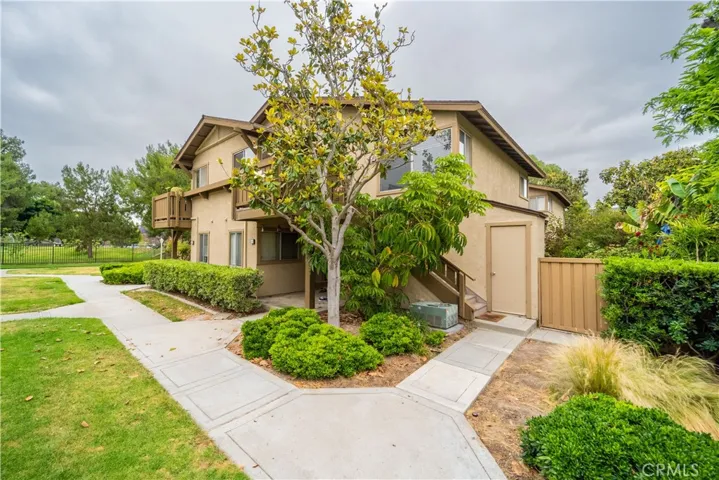 46 Echo Run 16, Irvine, California 92614