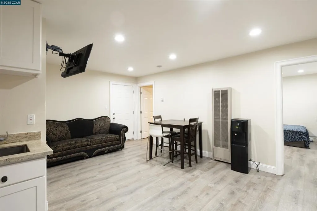 2027 83rd Ave, Oakland, California 94621 home-pic-31