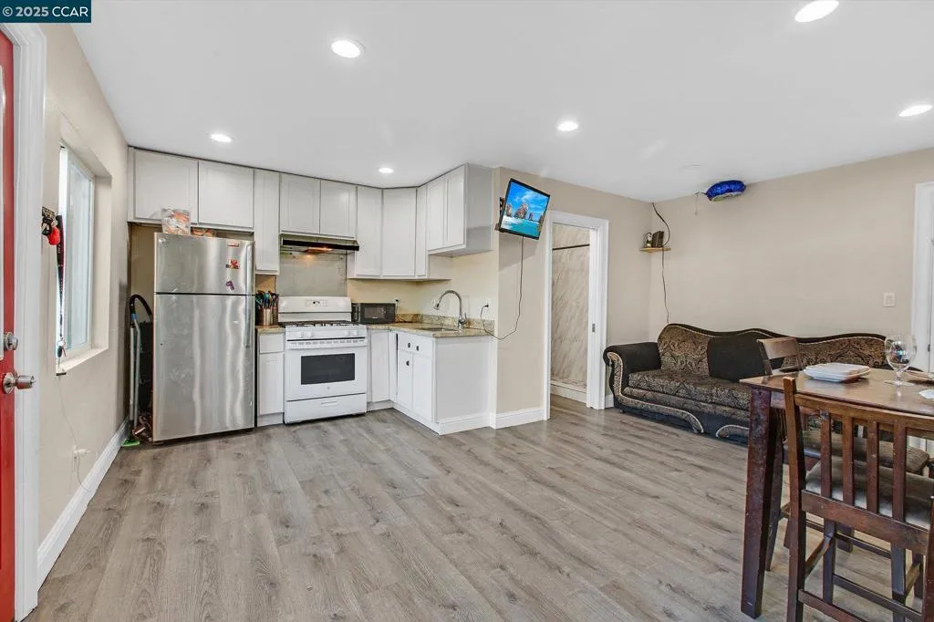 2027 83rd Ave, Oakland, California 94621 home-pic-28