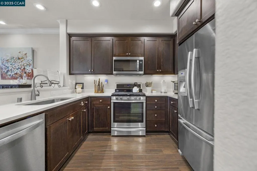 702 Jetty Dr, Richmond, California 94804 home-pic-0