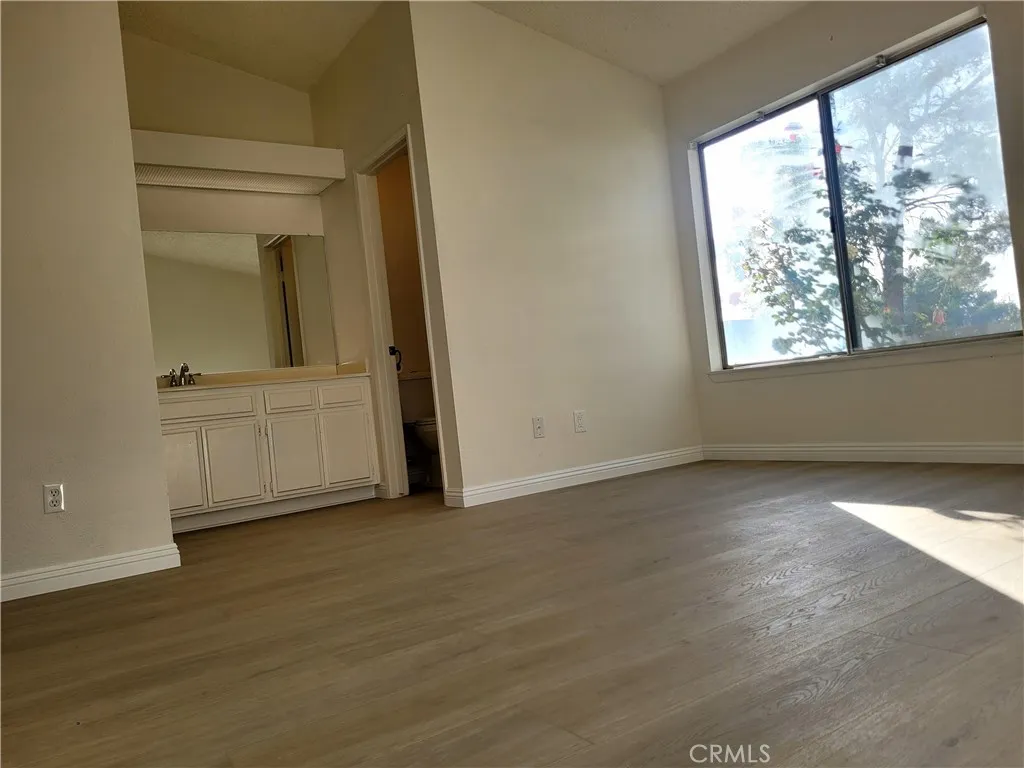 11584 Maple Valley, Victorville, California 92392 home-pic-12