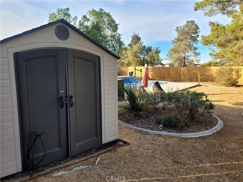 11584 Maple Valley, Victorville, California 92392 home-pic-24