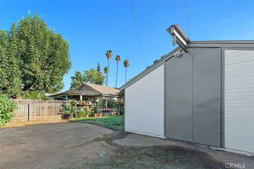 1981 1981 Marlborough Avenue, Riverside, California 92507 home-pic-27