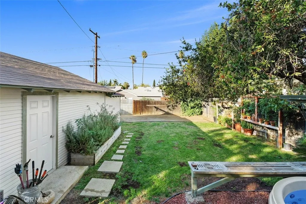 1981 1981 Marlborough Avenue, Riverside, California 92507 home-pic-21