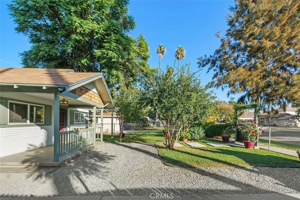 1981 1981 Marlborough Avenue, Riverside, California 92507 home-pic-2