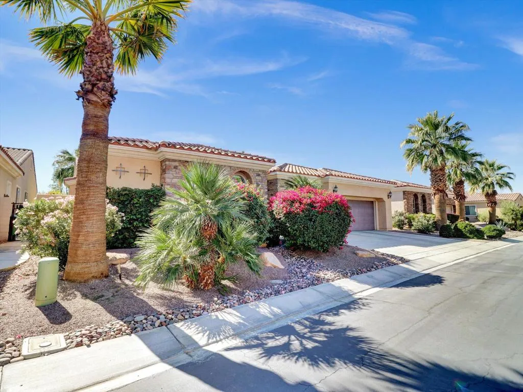 81157 Avenida Los Circos, Indio, California 92203 home-pic-6