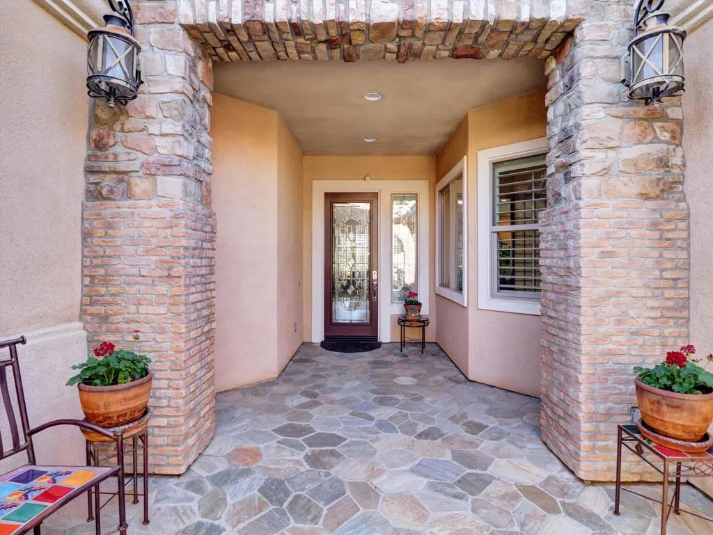 81157 Avenida Los Circos, Indio, California 92203 home-pic-8