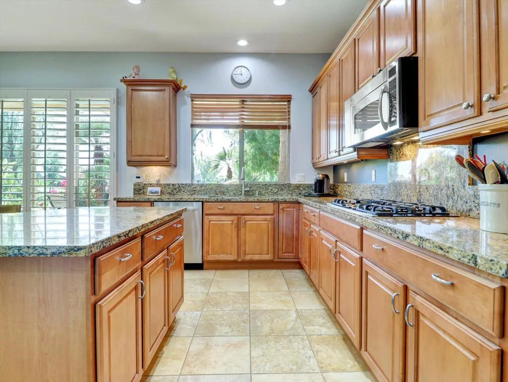 81157 Avenida Los Circos, Indio, California 92203 home-pic-26