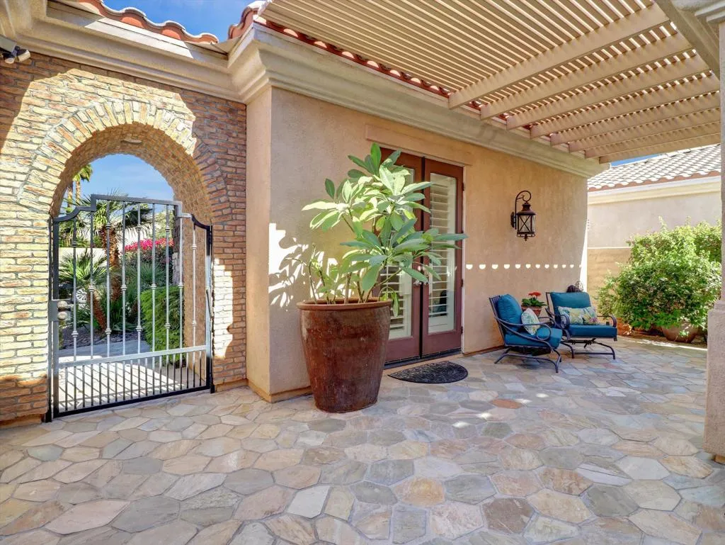 81157 Avenida Los Circos, Indio, California 92203 home-pic-9