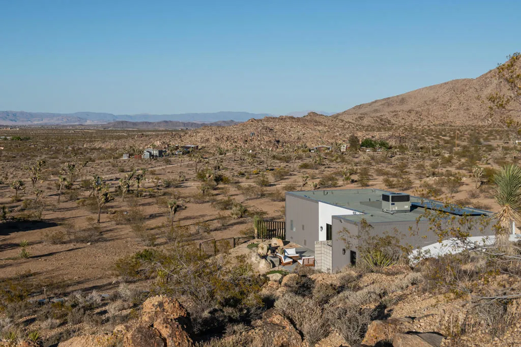 59850 Mesa Drive, Yucca Valley, California 92284 home-pic-36