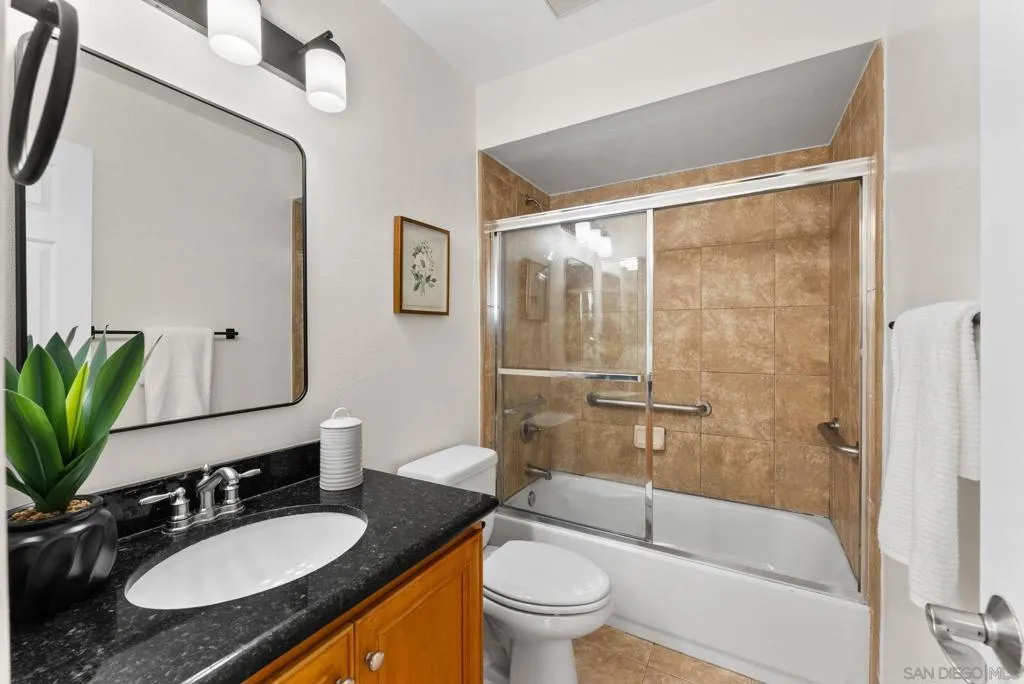 1205 Colusa 5, San Diego, California 92110 home-pic-14