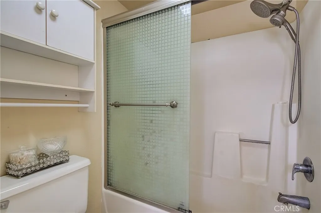 655 Alexander Street 3, Glendale, California 91203 home-pic-17