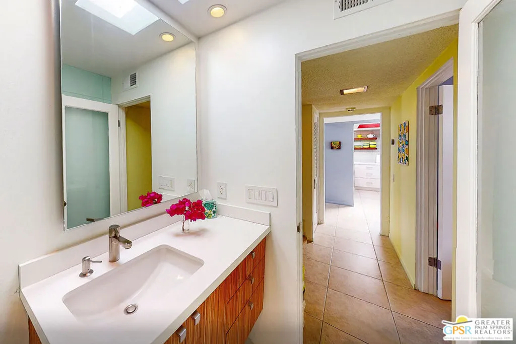 2380 S Sky View Drive, Palm Springs, California 92264 home-pic-22