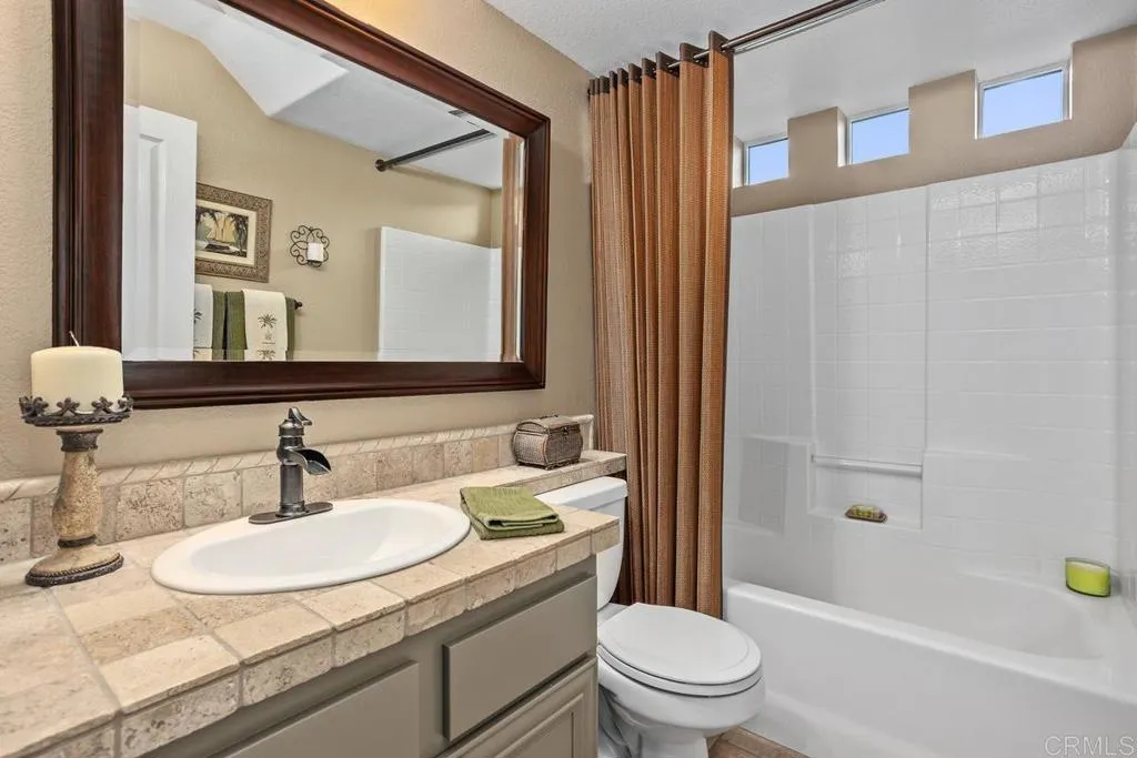 1122 Via Vera Cruz, San Marcos, California 92078 home-pic-18