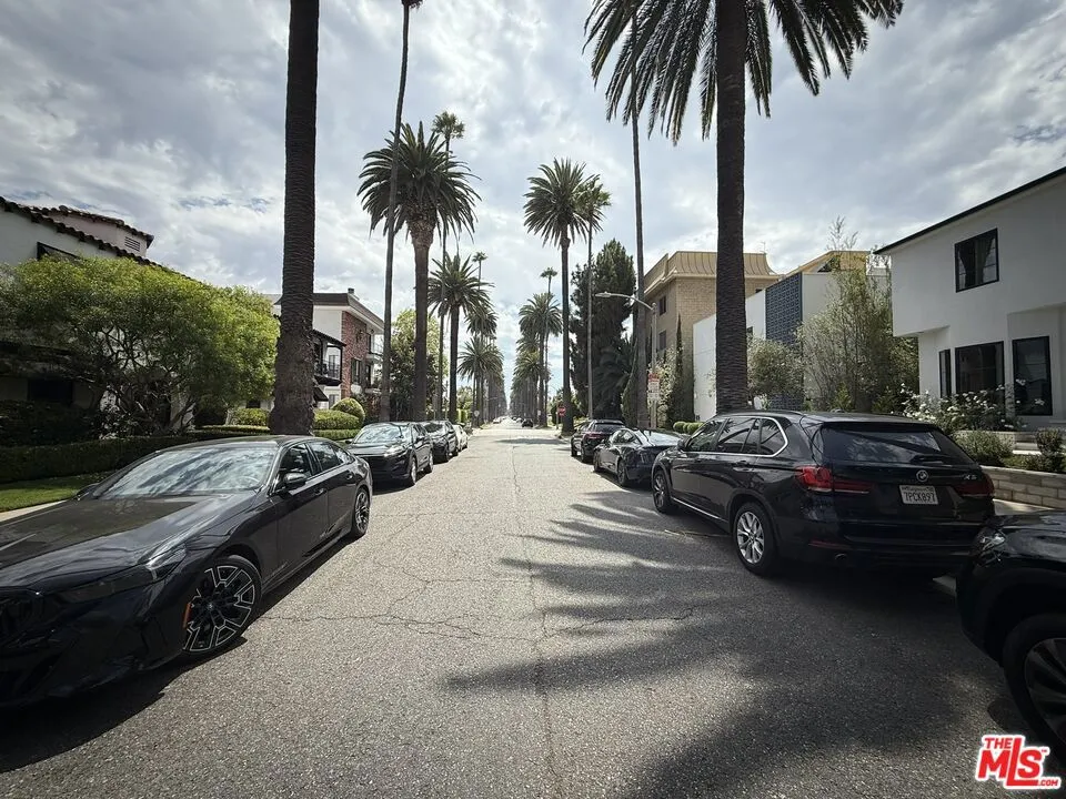 121 S Palm Drive 203, Beverly Hills, California 90212 home-pic-26