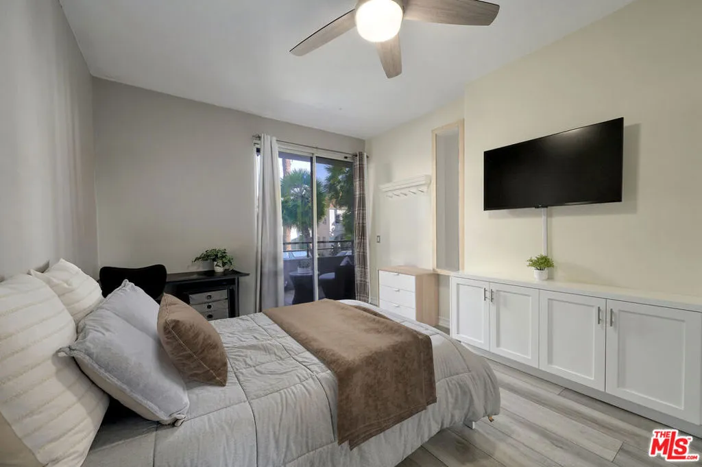 121 S Palm Drive 203, Beverly Hills, California 90212 home-pic-18