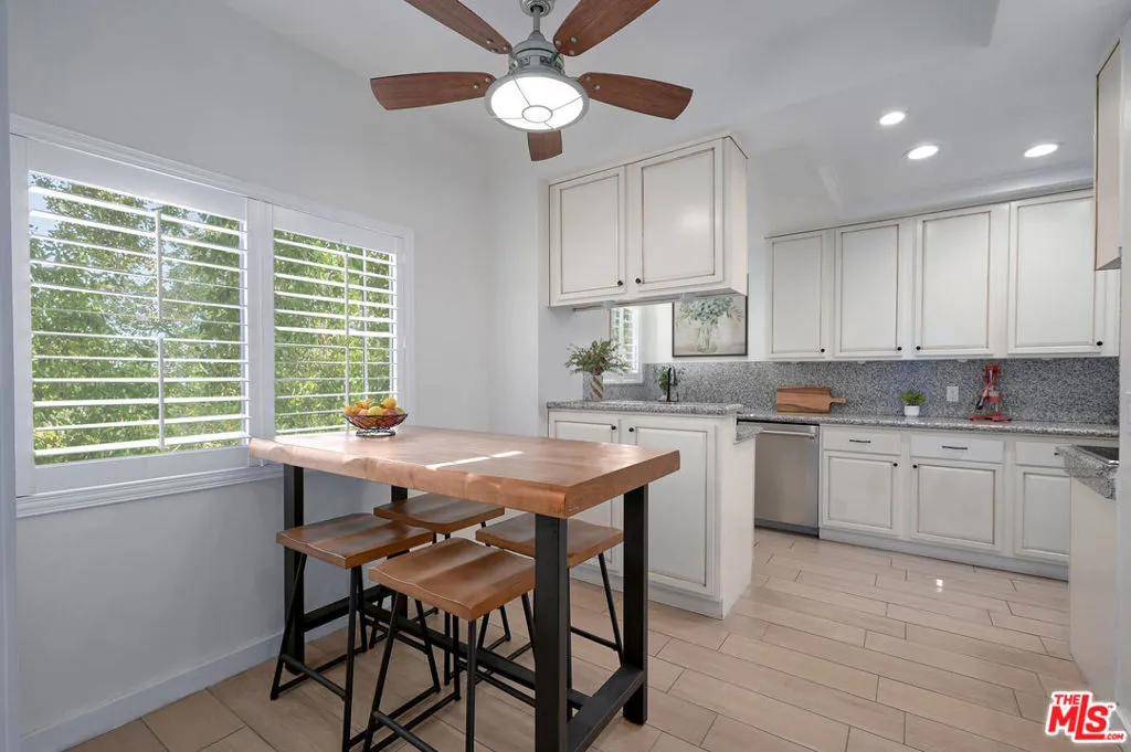 121 S Palm Drive 203, Beverly Hills, California 90212 home-pic-7