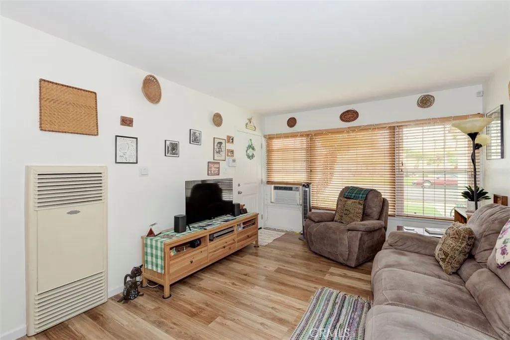 9244 Gardendale, Bellflower, California 90706 home-pic-10
