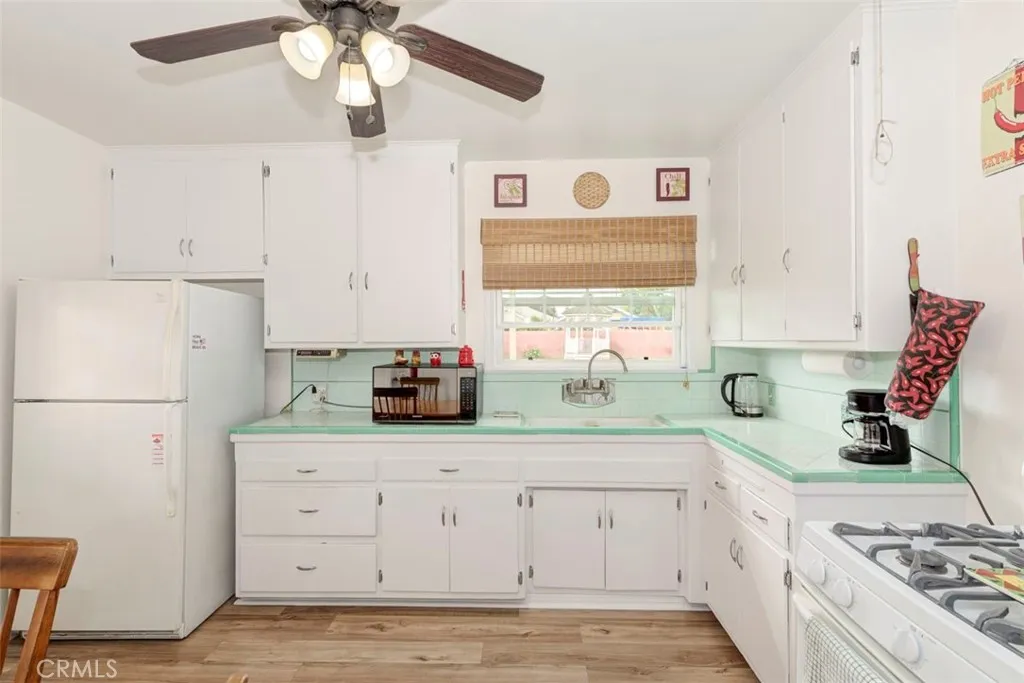 9244 Gardendale, Bellflower, California 90706 home-pic-1