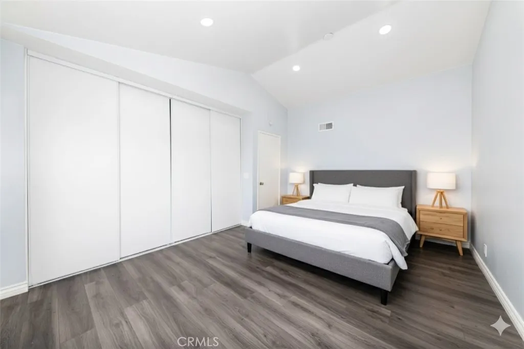 555 S Azusa, Azusa, California 91702 home-pic-12