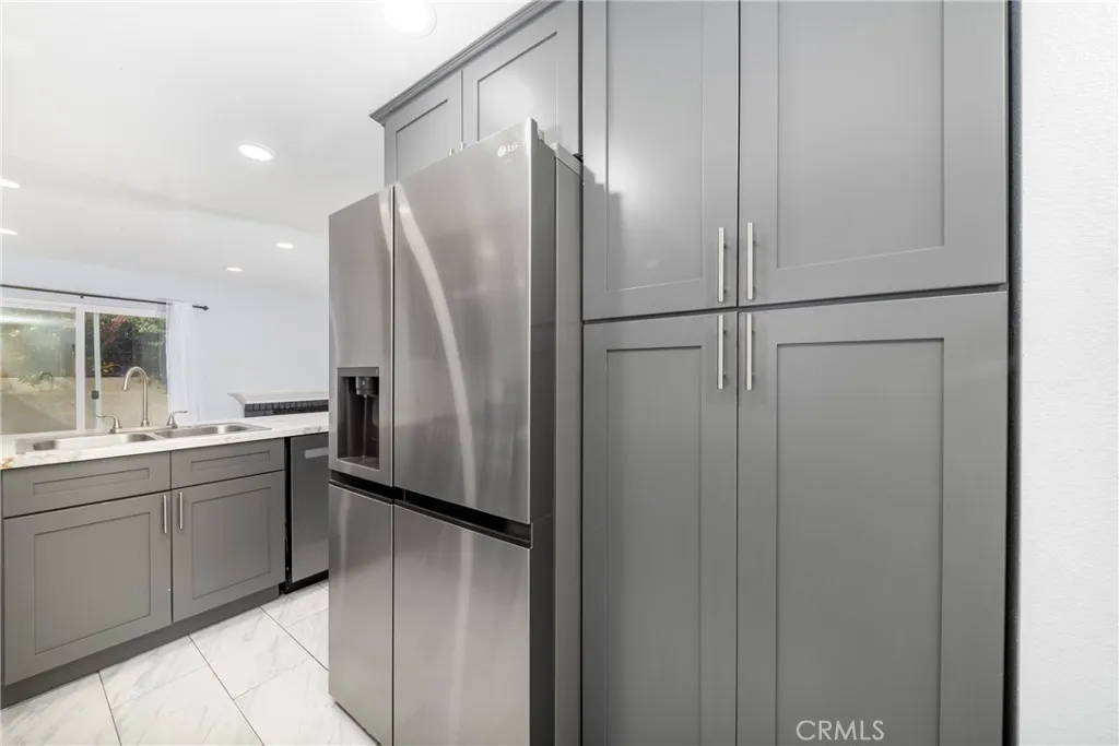 555 S Azusa, Azusa, California 91702 home-pic-9