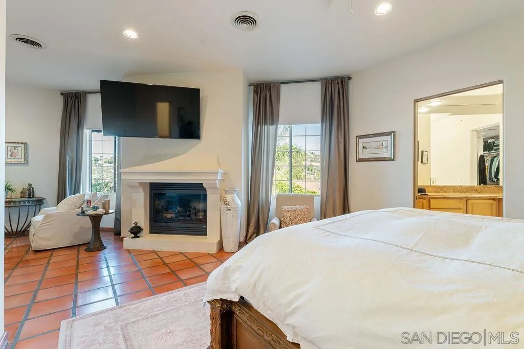 28751 Sandhurst Way, Escondido, California 92026 home-pic-16