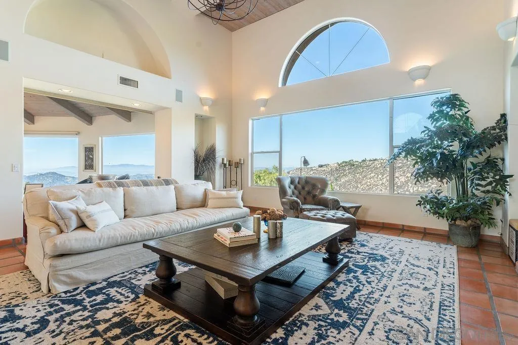 28751 Sandhurst Way, Escondido, California 92026 home-pic-4
