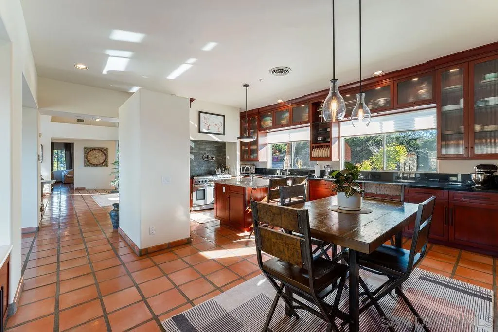 28751 Sandhurst Way, Escondido, California 92026 home-pic-14
