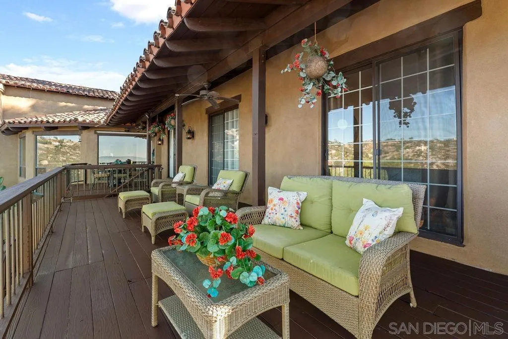 28751 Sandhurst Way, Escondido, California 92026 home-pic-28