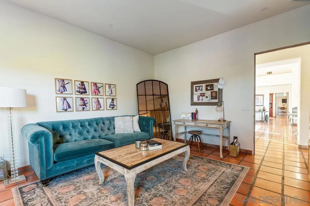 28751 Sandhurst Way, Escondido, California 92026 home-pic-18