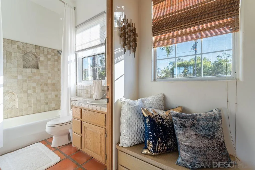 28751 Sandhurst Way, Escondido, California 92026 home-pic-26