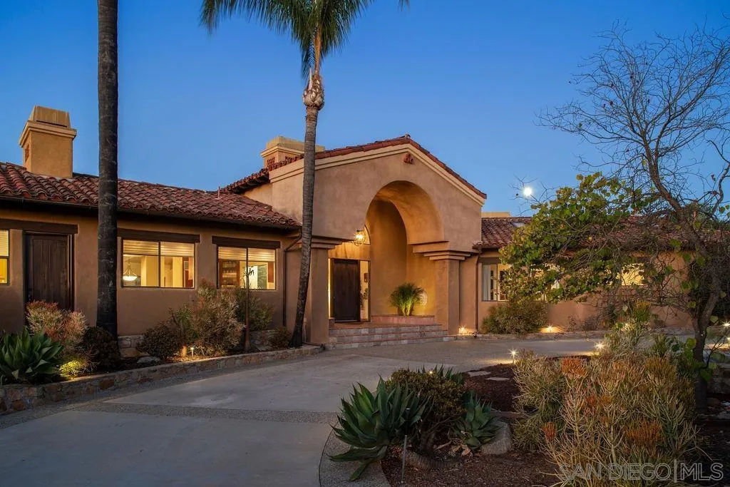 28751 Sandhurst Way, Escondido, California 92026 home-pic-1