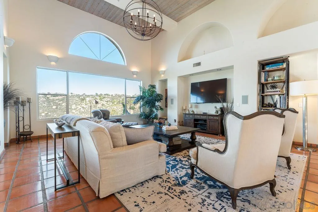 28751 Sandhurst Way, Escondido, California 92026 home-pic-5