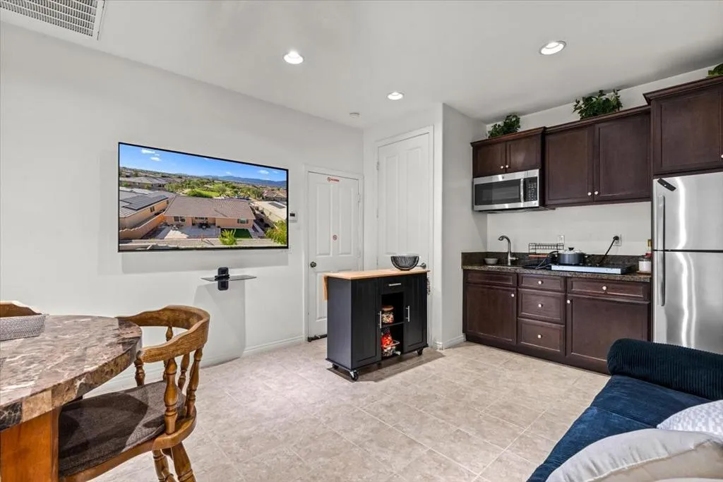 84392 Rodine Avenue, Indio, California 92203 home-pic-21