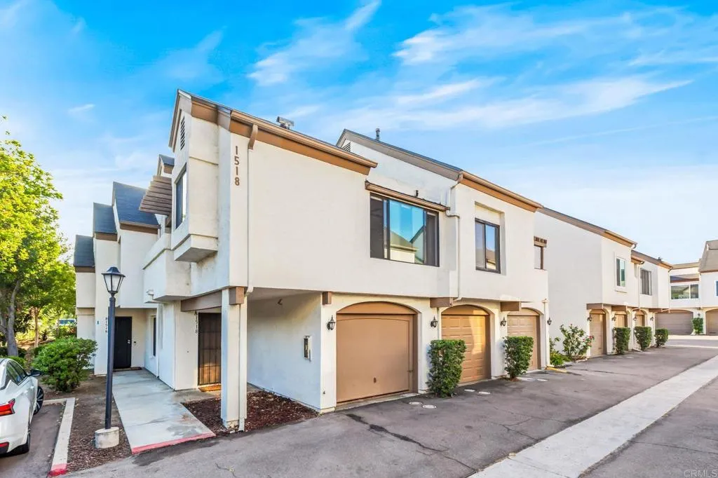 1518 Granite Hills Drive A, El Cajon, California 92019 home-pic-23