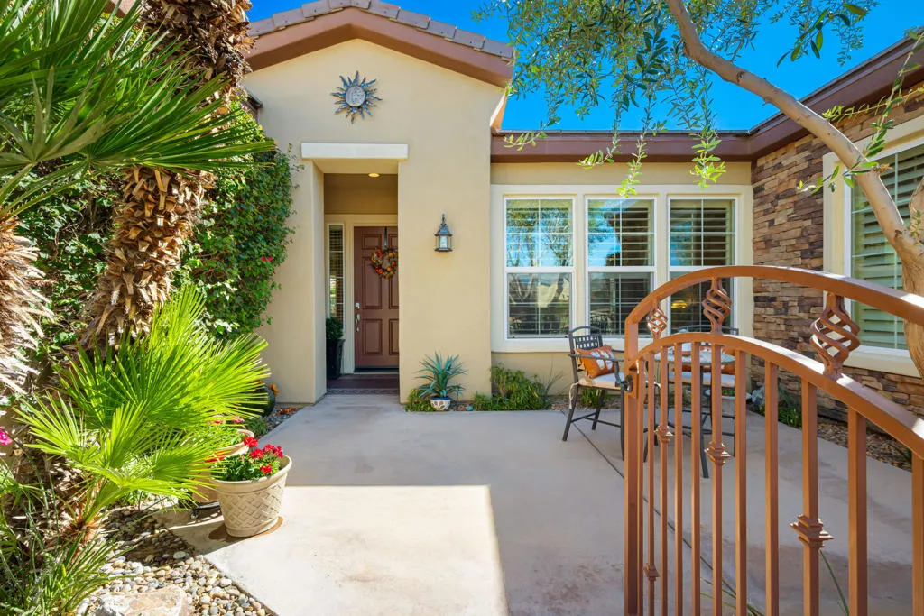 60590 Lace Leaf Court, La Quinta, California 92253 home-pic-3