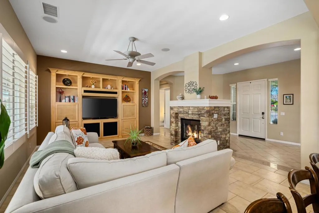 60590 Lace Leaf Court, La Quinta, California 92253 home-pic-13