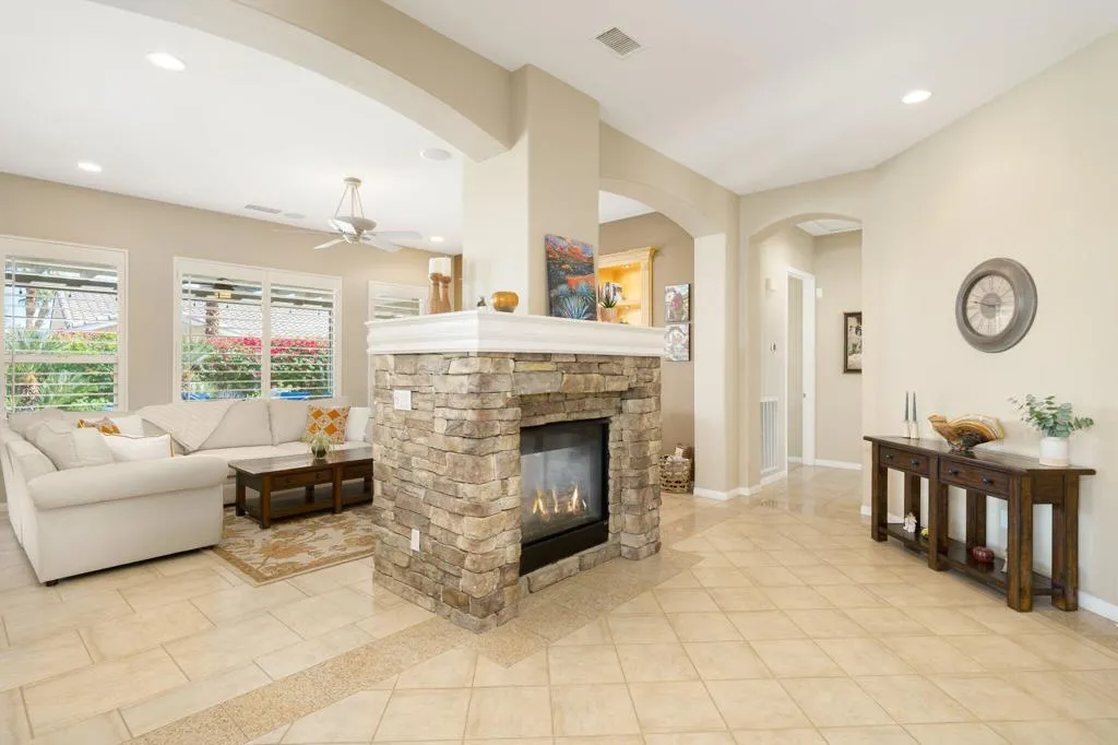 60590 Lace Leaf Court, La Quinta, California 92253 home-pic-8