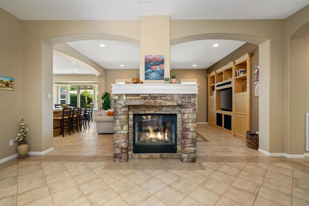 60590 Lace Leaf Court, La Quinta, California 92253 home-pic-7