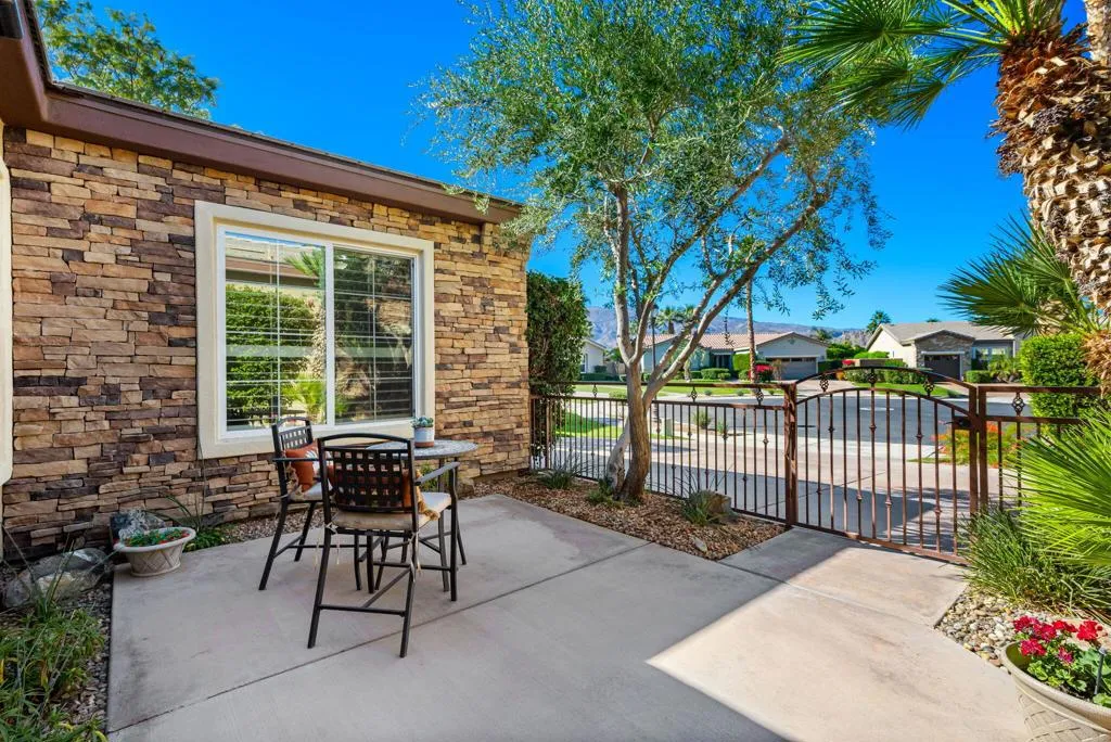 60590 Lace Leaf Court, La Quinta, California 92253 home-pic-5