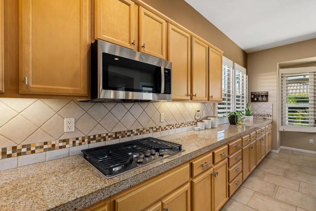 60590 Lace Leaf Court, La Quinta, California 92253 home-pic-16