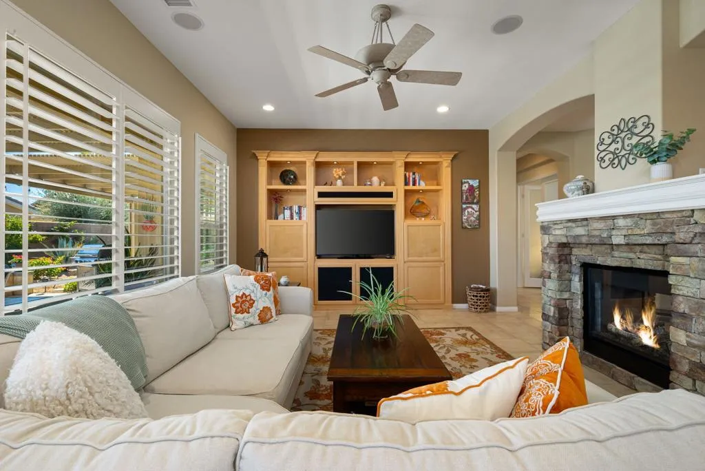60590 Lace Leaf Court, La Quinta, California 92253 home-pic-12