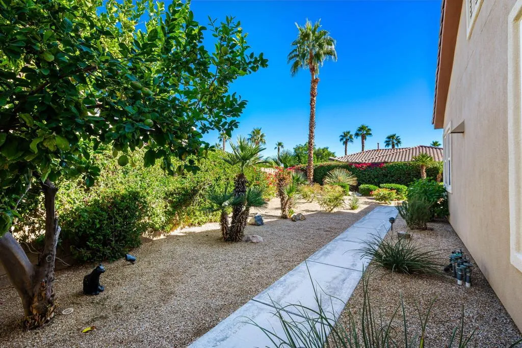60590 Lace Leaf Court, La Quinta, California 92253 home-pic-31