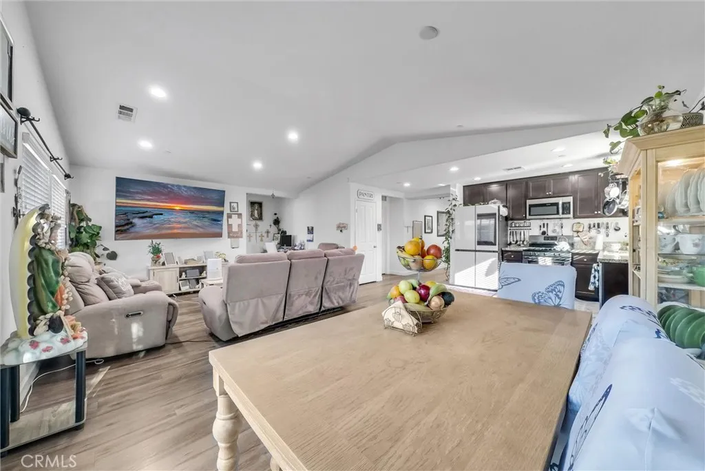 29427 Linden, Lake Elsinore, California 92530 home-pic-11