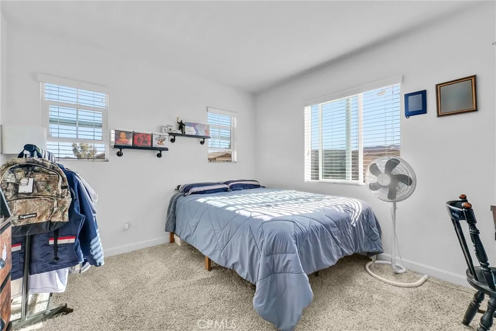 29427 Linden, Lake Elsinore, California 92530 home-pic-19