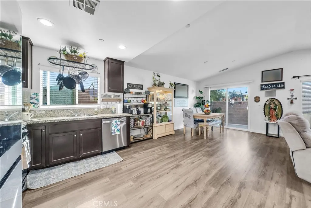 29427 Linden, Lake Elsinore, California 92530 home-pic-7