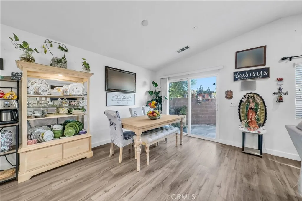 29427 Linden, Lake Elsinore, California 92530 home-pic-10