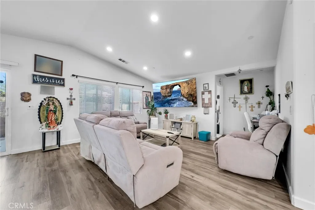 29427 Linden, Lake Elsinore, California 92530 home-pic-13
