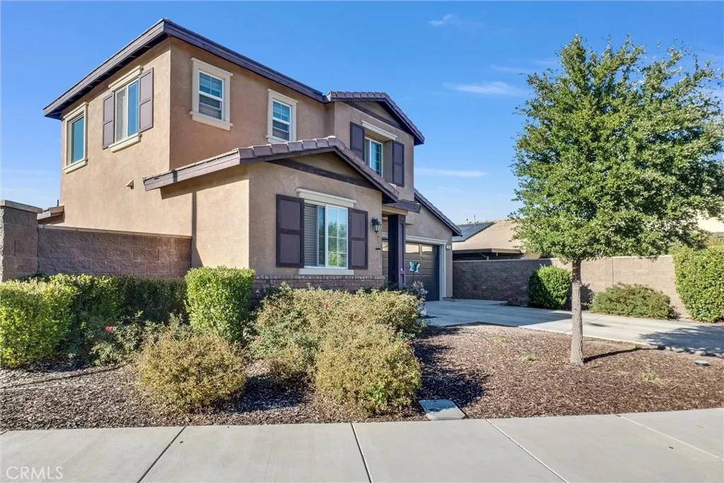 29427 Linden, Lake Elsinore, California 92530 home-pic-1