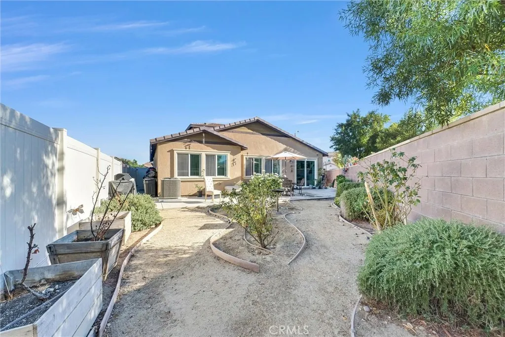 29427 Linden, Lake Elsinore, California 92530 home-pic-30
